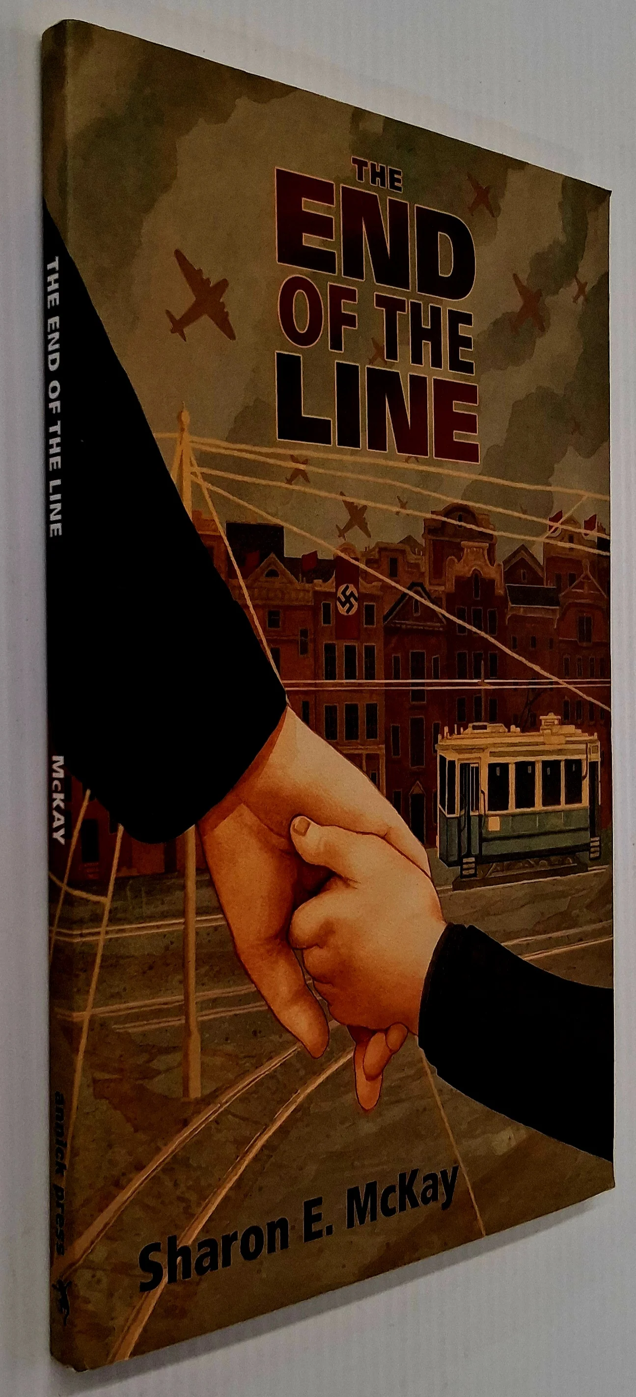 THE END OF THE LINE - Sharon E. McKay - Image 5