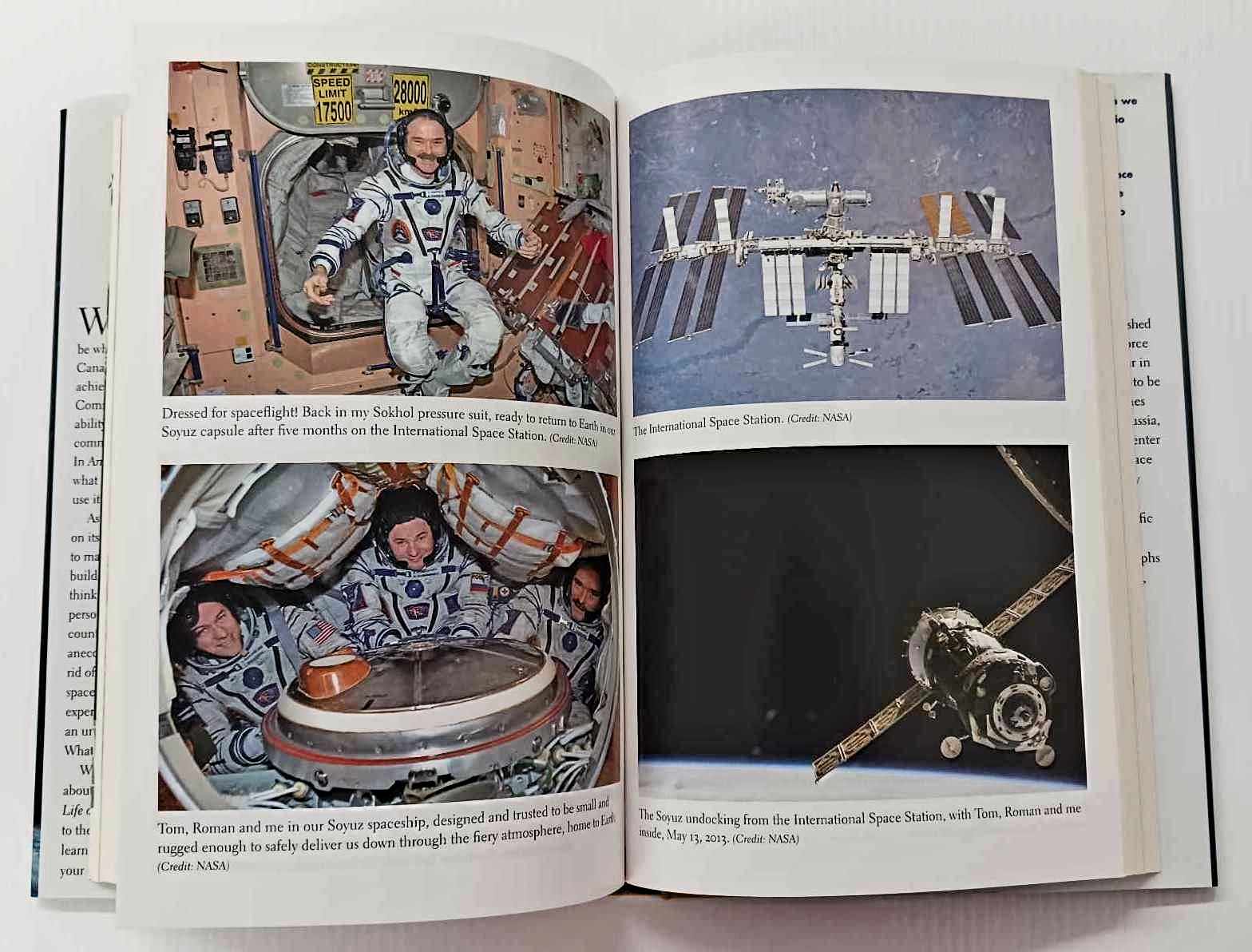 AN ASTRONAUT'S GUIDE TO LIFE ON EARTH - Chris Hadfield - Image 8