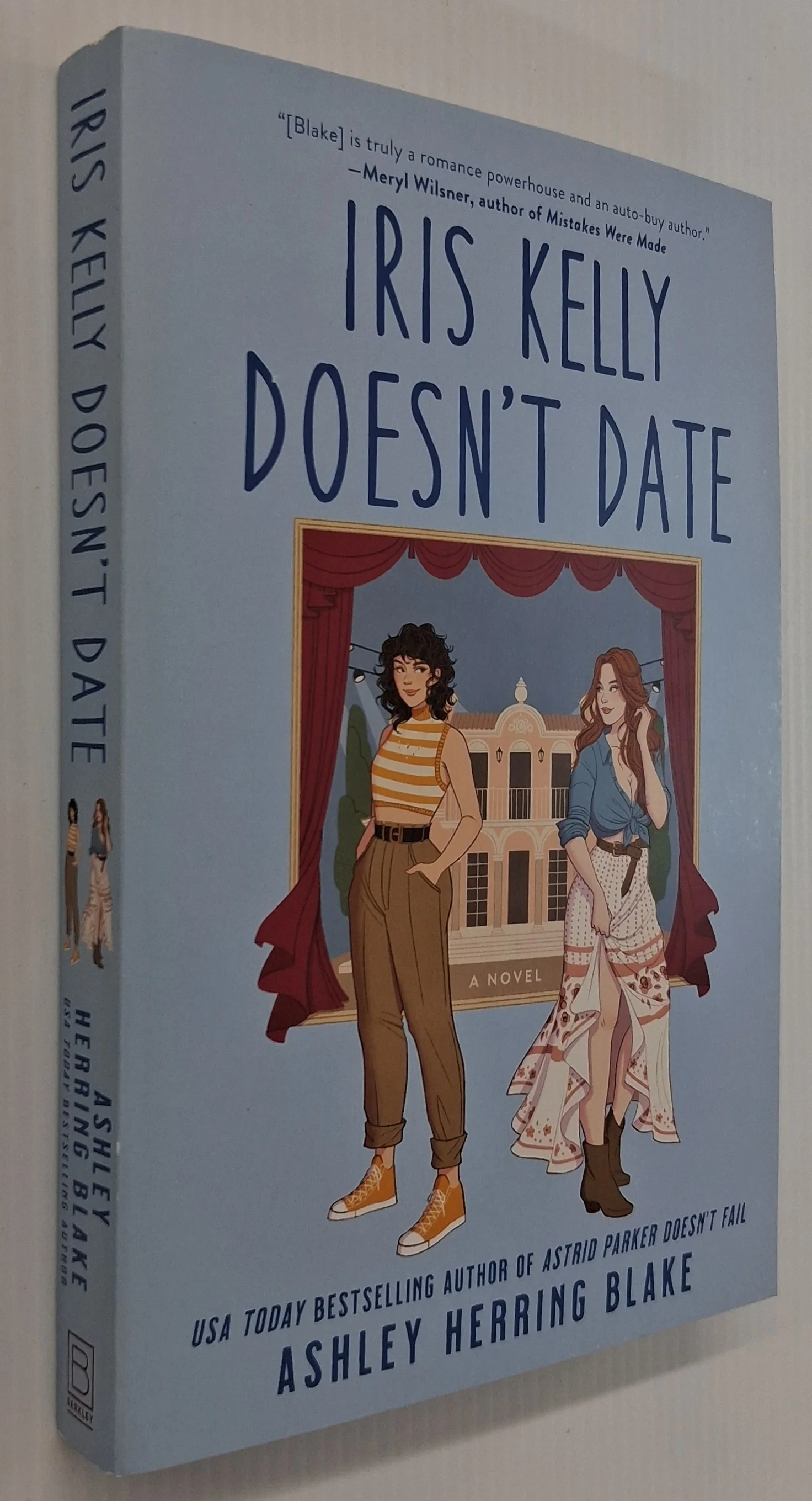 IRIS KELLY DOESN'T DATE - Ashley Herring Blake - Image 4