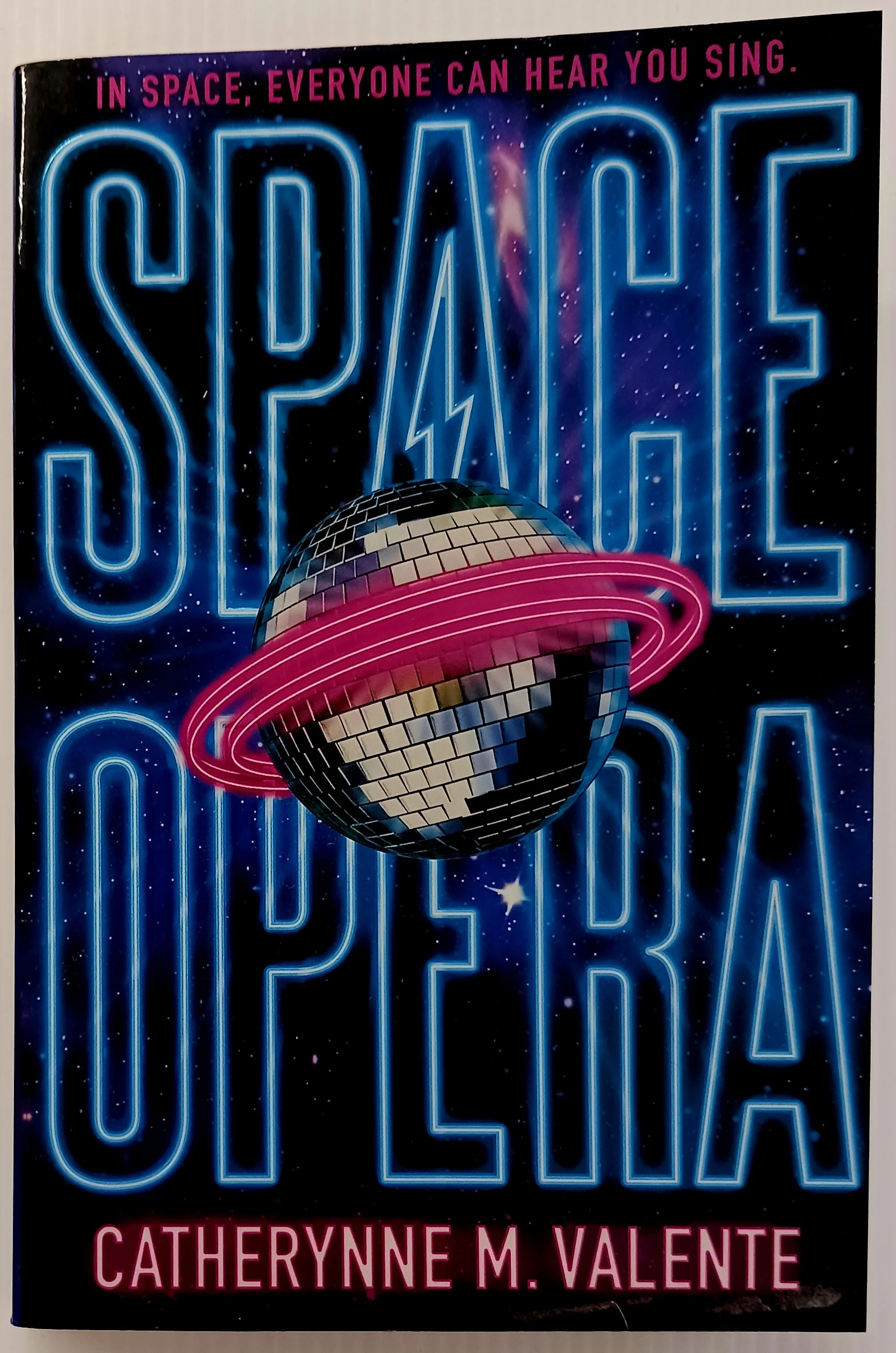 SPACE OPERA - Catherynne M. Valente