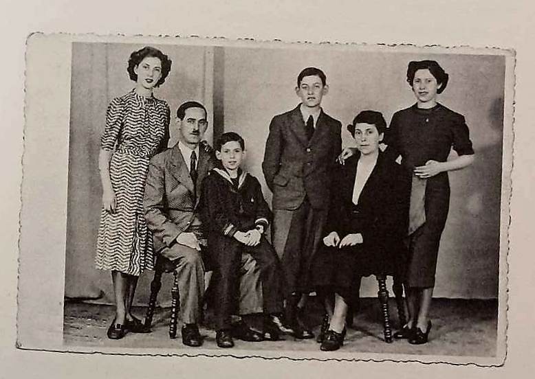 THE BOY WHO FOLLOWED HIS FATHER INTO AUSCHWITZ - Jeremy Dronfield - Image 6