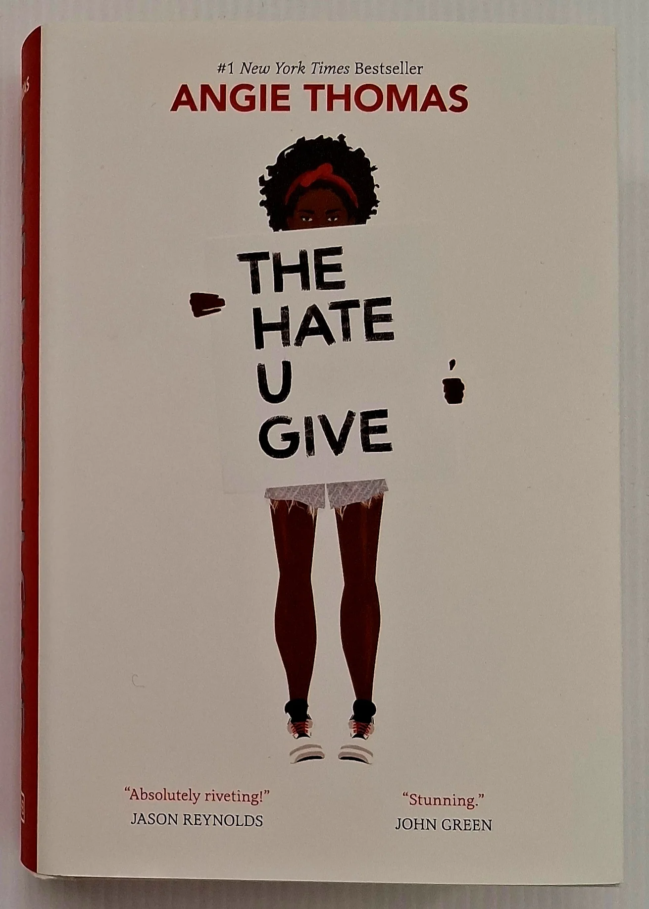THE HATE U GIVE - Angie Thomas