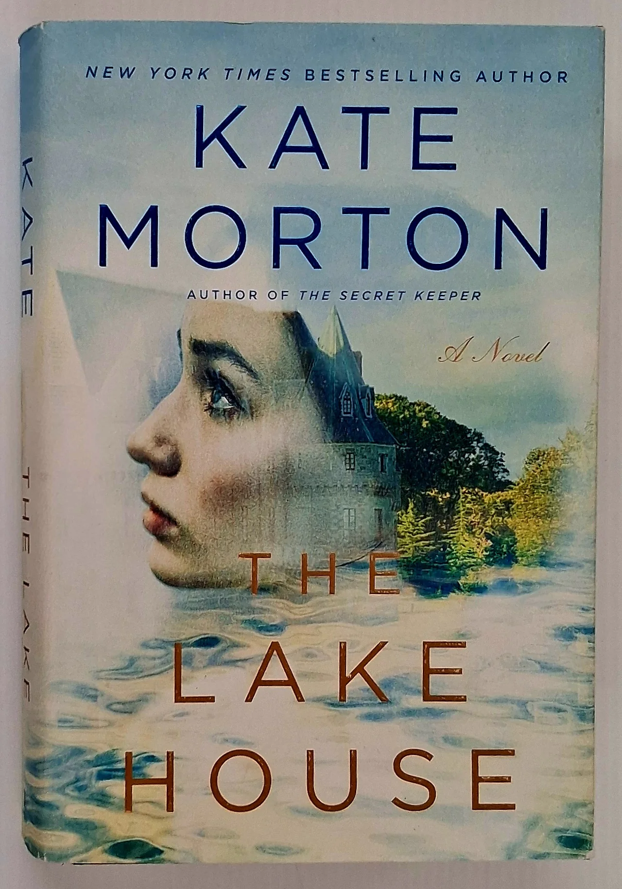 THE LAKE HOUSE - Kate Morton